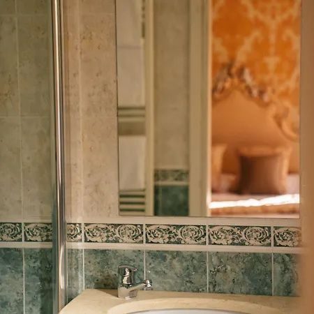 Murano Palace Oda ve Kahvaltı