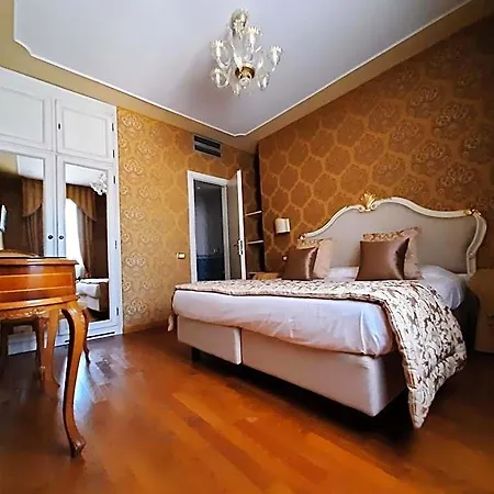Palace 4*