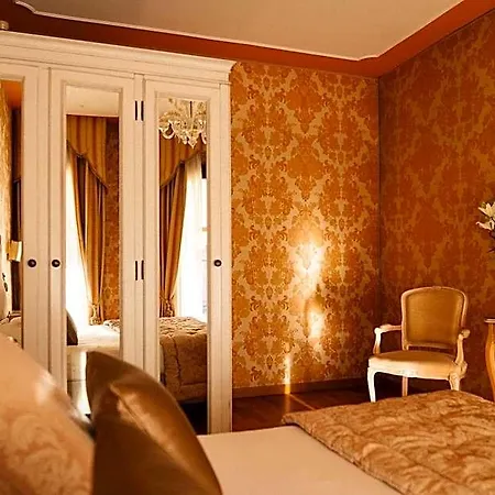 Palace Bed & Breakfast 4*