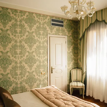 Palace Oda ve Kahvaltı Murano