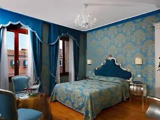 Murano Palace Oda ve Kahvaltı Venedik