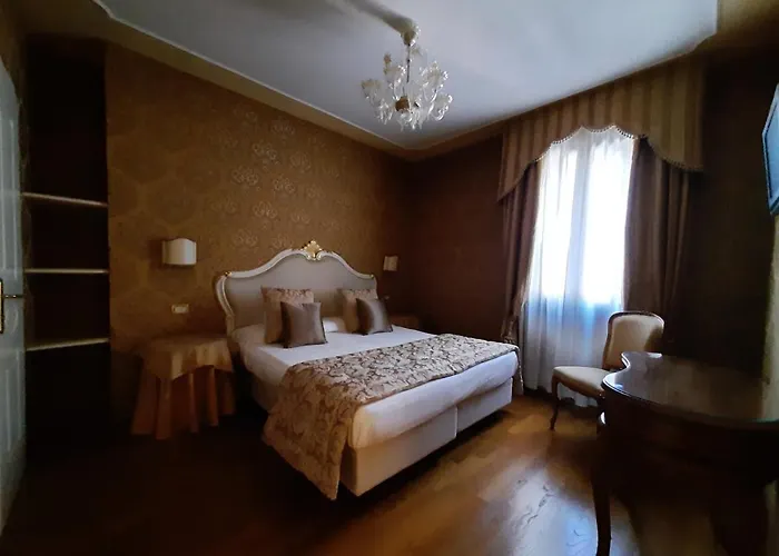 Nocleg ze śniadaniem Murano Palace